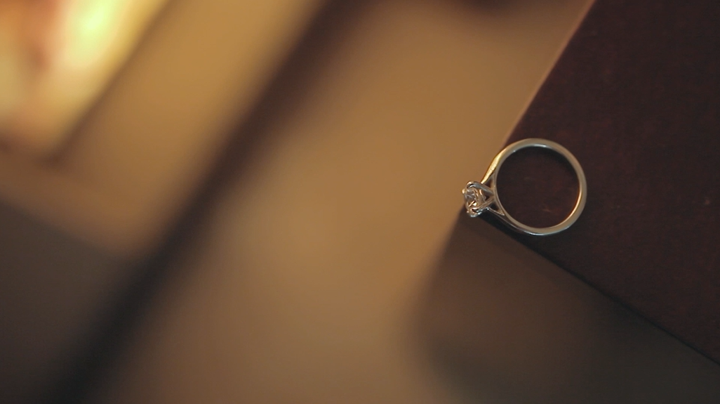 ring on table